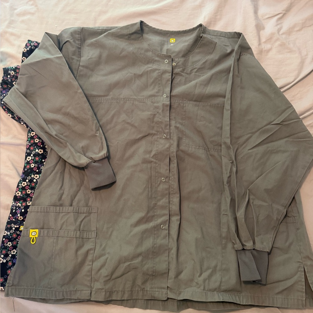Wonderwink Gray Button-Up Jacket